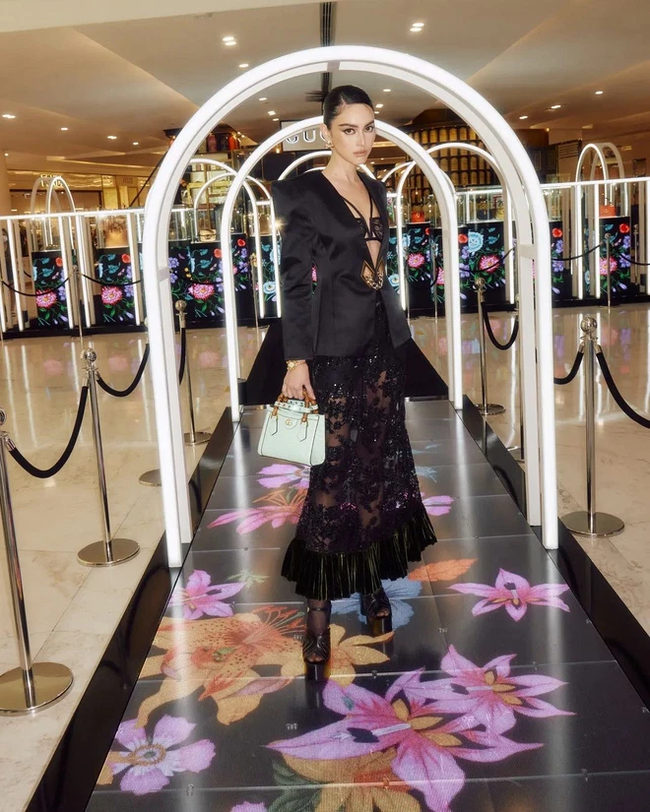 Cuộc chiến thời trang mà Hari Won thua ngay từ giây phút lên đồ, gồng thế nào cũng không thẳng nổi Mai Davika-3