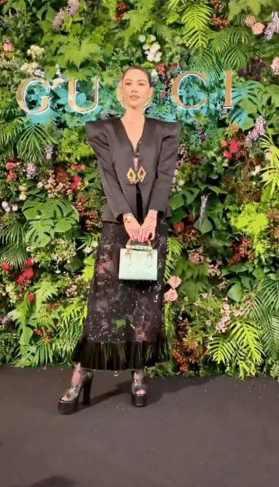 Cuộc chiến thời trang mà Hari Won thua ngay từ giây phút lên đồ, gồng thế nào cũng không thẳng nổi Mai Davika-9