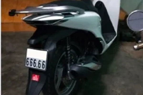 Mua xe ô tô tặng vợ, người bấm trúng biển siêu đẹp 555.55 nhất quyết không bán giá cao-2