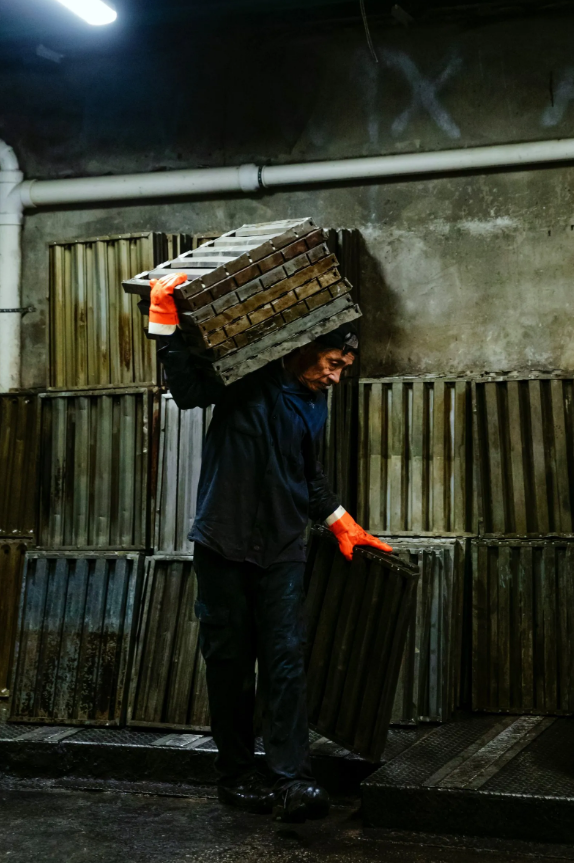 Cặp vợ chồng gốc Á thực hiện giấc mơ Mỹ: Chỉ ăn cơm với trứng mỗi ngày, chắt chiu cho con cháu rồi gặp cơn ác mộng hối hận cả đời-5