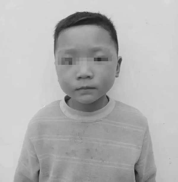 Bé trai 4 tuổi đột ngột mất tích, cả vùng huy động đi tìm sau 2 ngày lại phát hiện ở nơi khó hiểu và đau lòng nhất-1