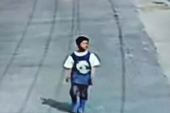 Bé trai 4 tuổi đột ngột mất tích, cả vùng huy động đi tìm sau 2 ngày lại phát hiện ở nơi khó hiểu và đau lòng nhất