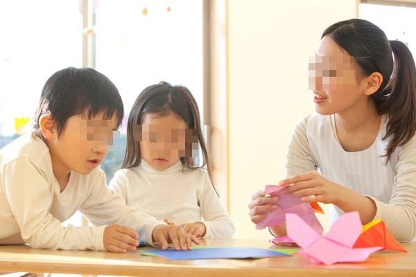 Mới đi học được 1 tuần con đã bị ốm dặt ốm dẹo: Vì sao trẻ mầm non đi học lại hay bị ốm?-1