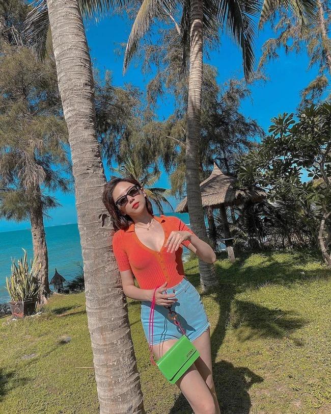 Du lịch 30/4 mặc gì: Ghim ngay style siêu cháy từ Tóc Tiên-2