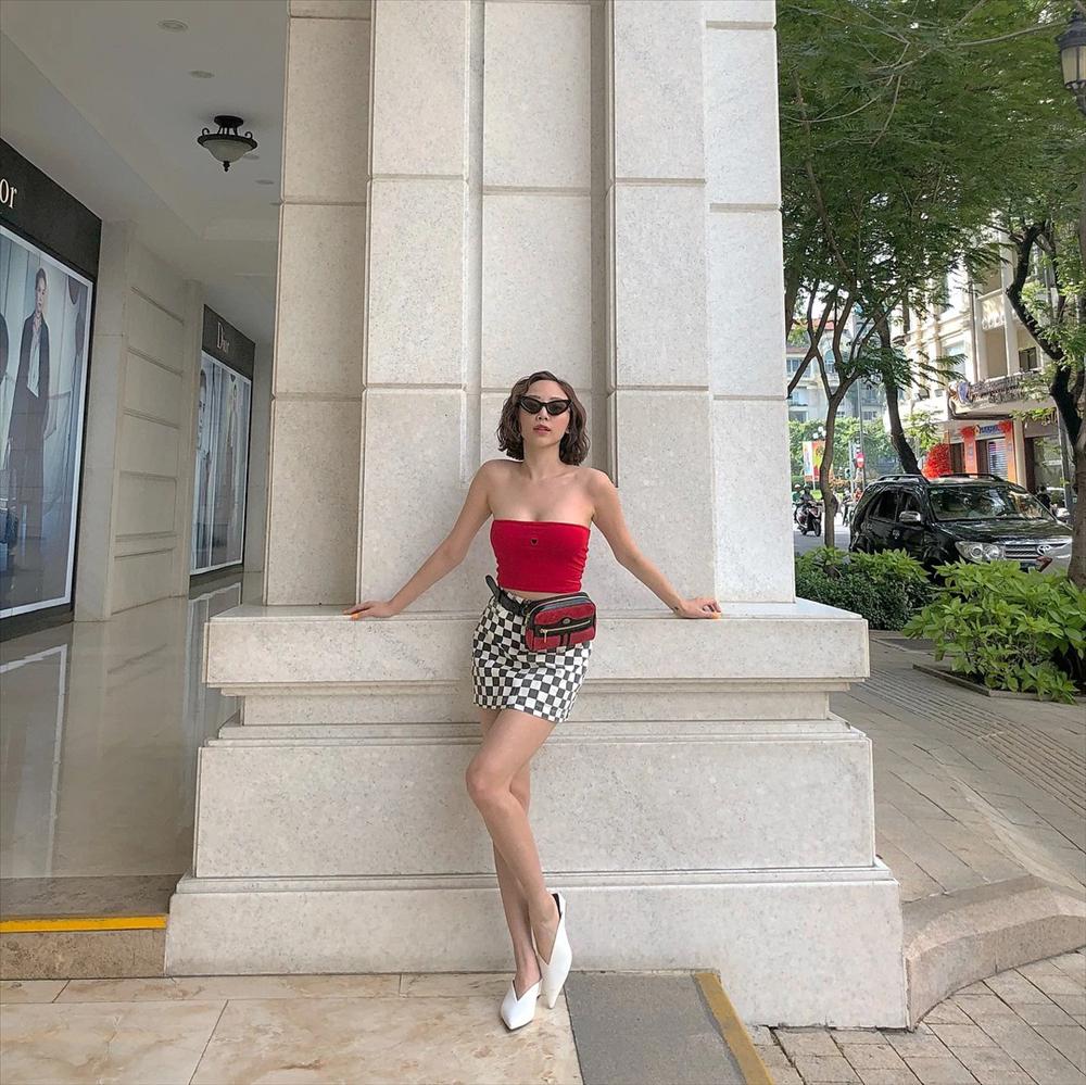 Du lịch 30/4 mặc gì: Ghim ngay style siêu cháy từ Tóc Tiên-5