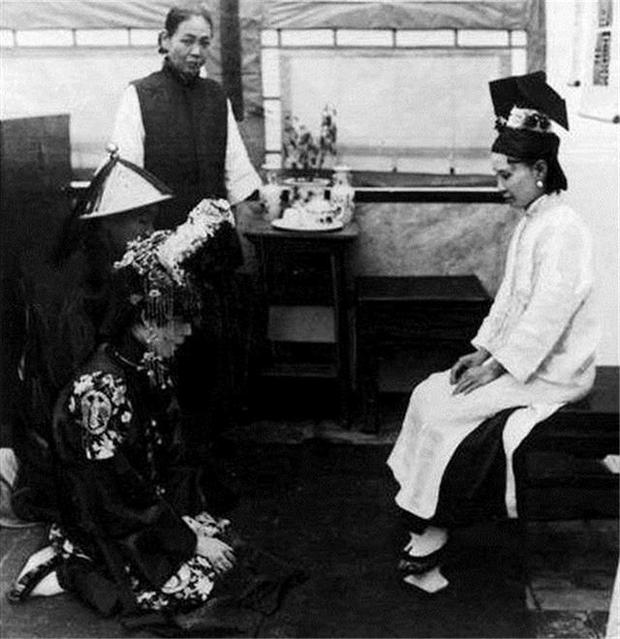 Bộ ảnh hiếm về hôn lễ quý tộc Trung Quốc thời nhà Thanh xưa, những gì khắc họa trong phim ảnh liệu có lừa dối?-7