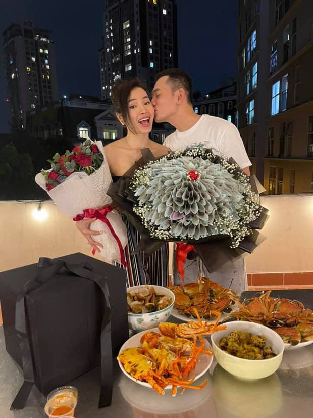 Sính lễ 88 cây vàng và 2 tỷ kim cương, đám cưới tốn cả con Mẹc: Vợ chồng Phương Trinh Jolie giàu cỡ nào?-33