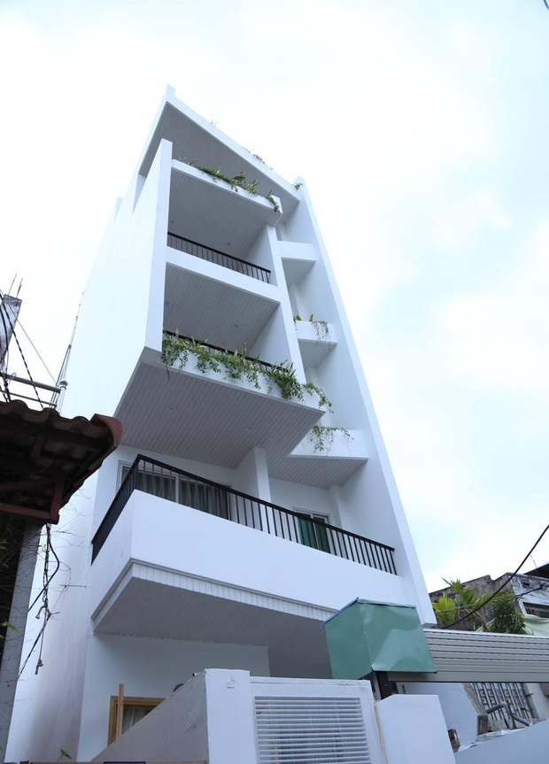 Sính lễ 88 cây vàng và 2 tỷ kim cương, đám cưới tốn cả con Mẹc: Vợ chồng Phương Trinh Jolie giàu cỡ nào?-25