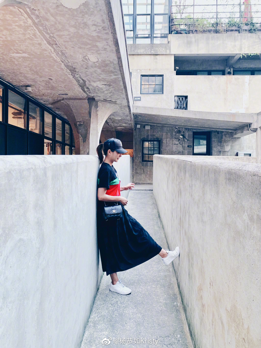 Cuộc sống của Hoa hậu đầu tiên bị đánh ghen công khai: Danh tiếng nàng ngọc nữ vỡ tan sau cái tát trời giáng-6