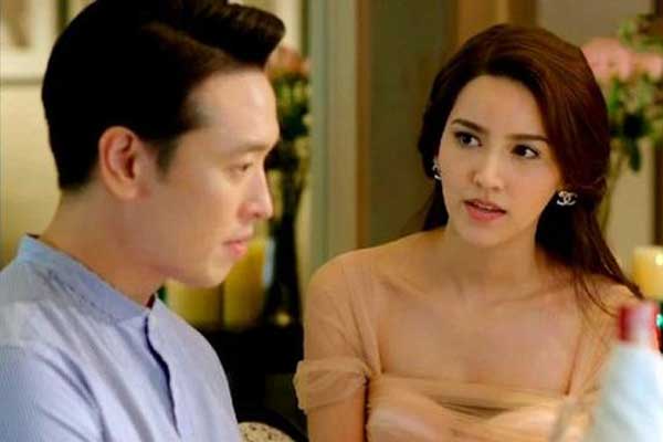 Tôi sinh con gái mẹ chồng mang chục trứng đến thăm hỏi, đến khi bà nằm viện tôi biếu món quà khiến chồng uất nghẹn-1