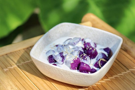 Mách chị em cách nấu chè khoai lang tím đẹp mắt, hấp dẫn, ai thưởng thức cũng phải tấm tắc khen ngon