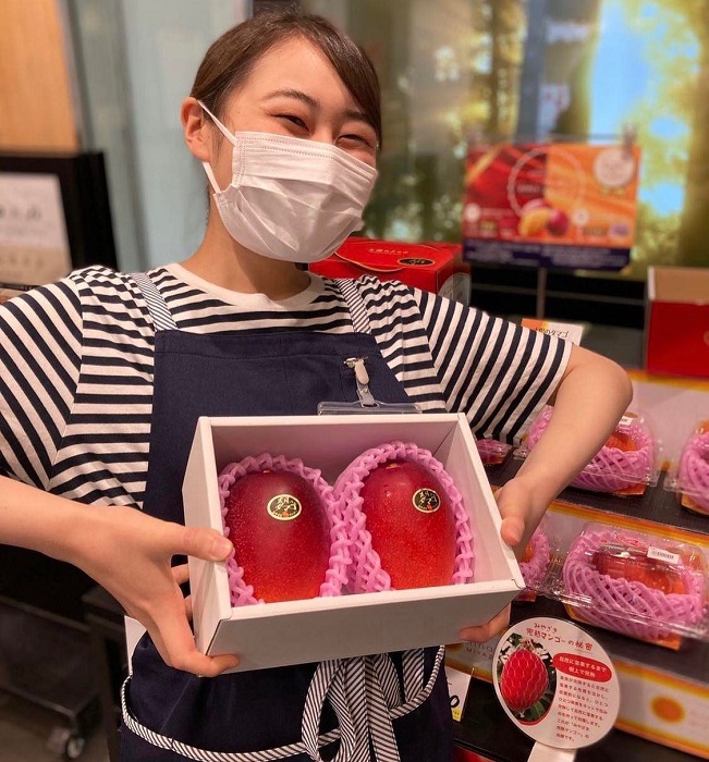 Hơn 2 triệu đồng/quả xoài màu đỏ, nhà giàu Việt chi tiền ăn sang”-3