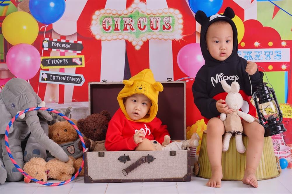 Phát hiện thai nhi bất thường ở tuần 25, mẹ sống chết giữ lại, cậu bé 4,5 tuổi hiện tại dị tật não nhưng hiểu chuyện, tình cảm, ấm áp vô cùng-4