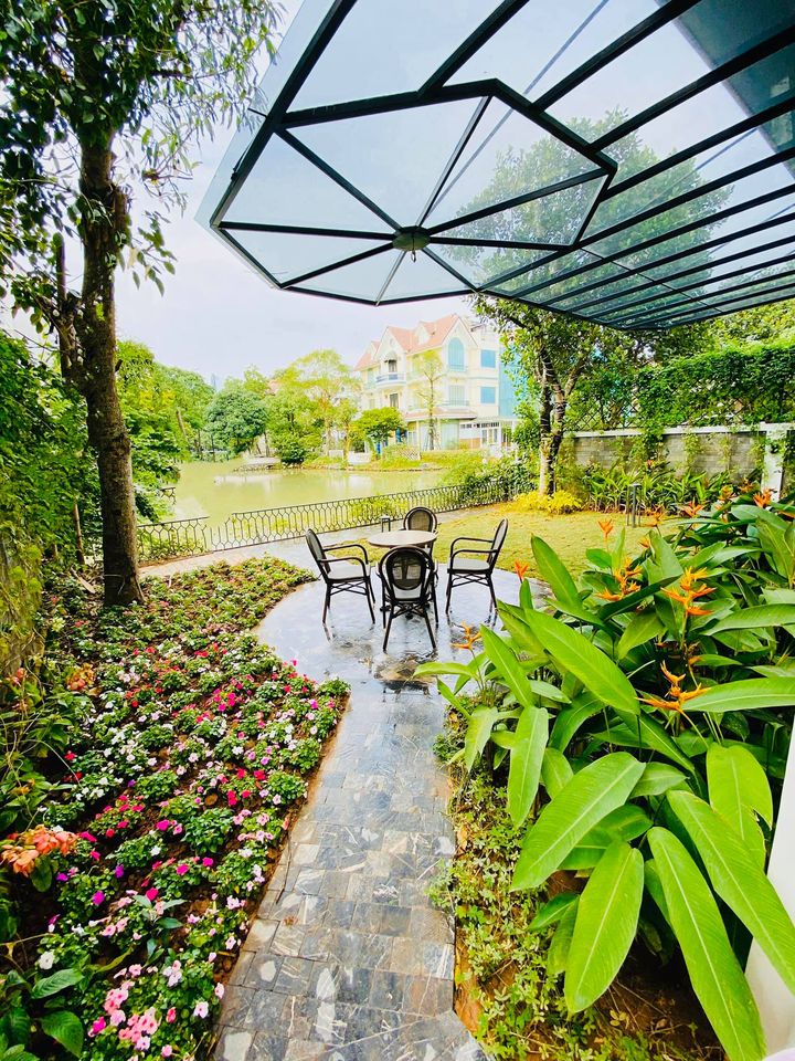 Biệt thự ven hồ xa hoa gần 60 tỷ của diễn viên Lã Thanh Huyền-15