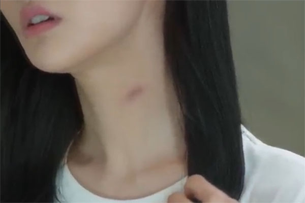 Đưa vợ đi du lịch nước ngoài, bất ngờ nhận được một cuộc gọi điện thoại, tôi bỏ rơi cô ấy giữa đường-2