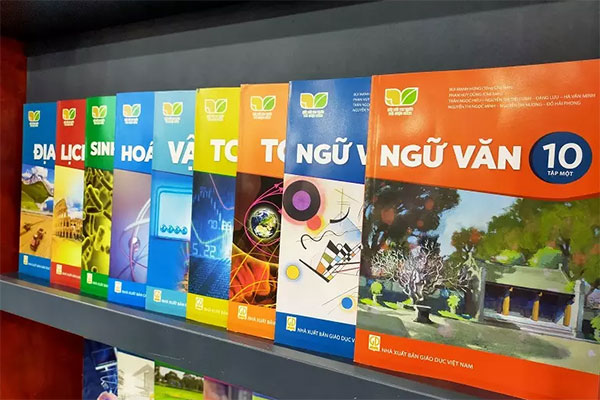 Sách giáo khoa tăng giá 2-3 lần, Bộ trưởng Giáo dục nói gì?-2