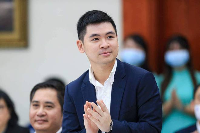 Bắt gặp Đỗ Mỹ Linh xuất hiện bên cạnh cậu út nhà bầu Hiển, đàng trai để lộ tín hiệu chứng minh mối quan hệ?-6