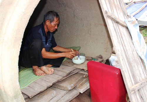 Gặp lại người cha 10 năm sống trong ống cống nuôi 2 con đỗ thủ khoa đại học ở Hà Nội: Tôi không còn ở cống nữa rồi-2