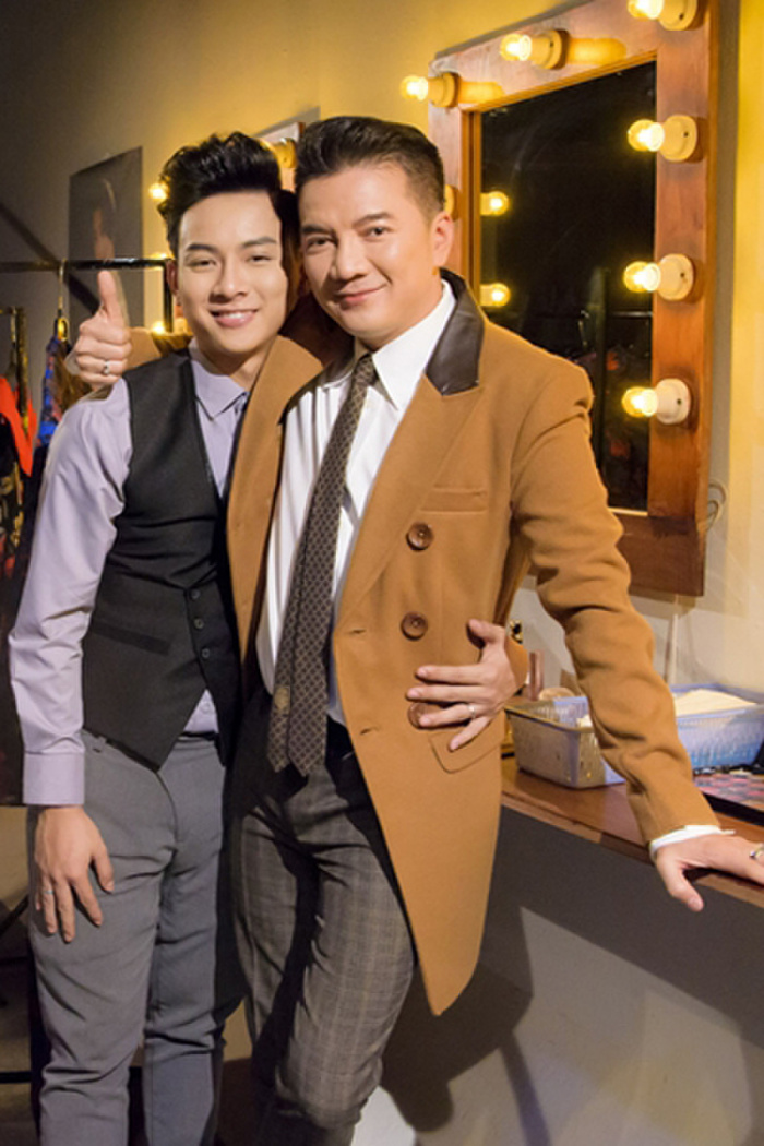 Hoài Lâm hát ra sao mà khiến Đàm Vĩnh Hưng phải toát mồ hôi khi đứng chung sân khấu?-2