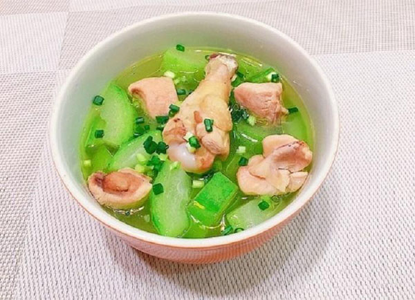 Bí xanh ngon, bổ nhưng một số người cần hạn chế ăn-5