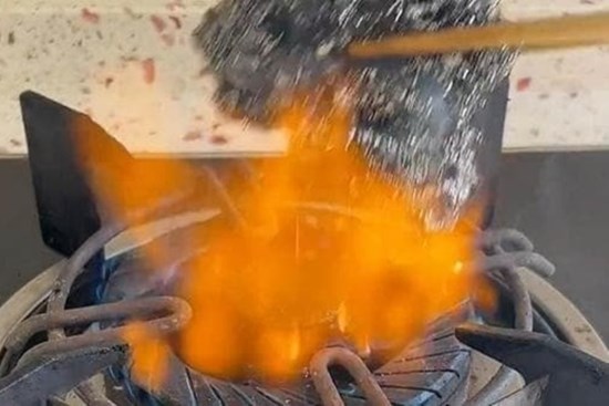 Tại sao các miếng cọ thép lại nên nướng trên lửa? Rất nhiều người không hiểu, sẽ rất tốt nếu biết sớm hơn