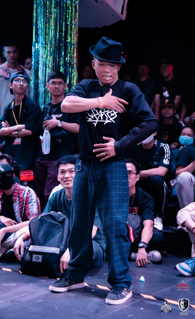 Gặp Hoa Đức Công - Popper nổi tiếng từng chạy thận: Viên mãn với vợ đẹp con ngoan, tái xuất chỉ vì 1 câu chê của bà xã-4