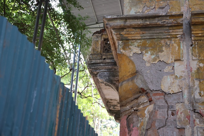 Bên trong căn biệt thự Pháp cổ hoang tàn rộng gần 1.000m2 trên khu đất kim cương 2 mặt tiền ở Hà Nội-5