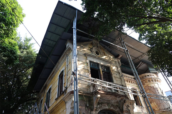 Chồng chặn đường đâm chết vợ rồi bỏ trốn lên núi-2