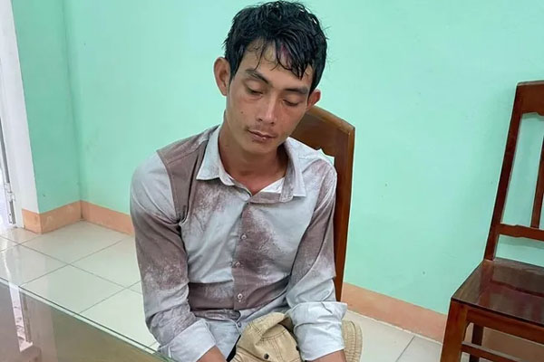 Chồng chặn đường đâm chết vợ rồi bỏ trốn lên núi-1