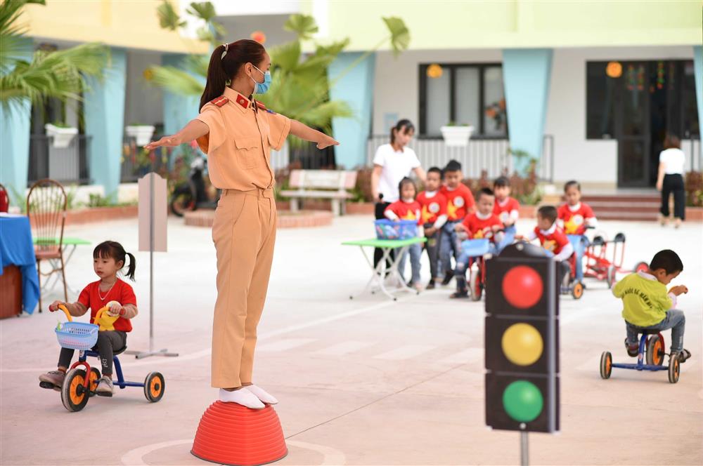 Vì sao trẻ sống thiếu tự chủ? Cha mẹ cần thay đổi ngay cách dạy để con tự giác, sống độc lập ngay từ khi còn nhỏ-3