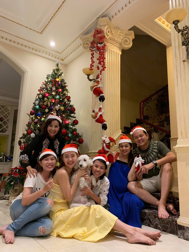 Ngắm cơ ngơi chục tỷ của gia đình văn hóa quyền lực showbiz Việt: Không ở penthouse đắt đỏ thì cũng là biệt thự sang chảnh, đẹp mê-29