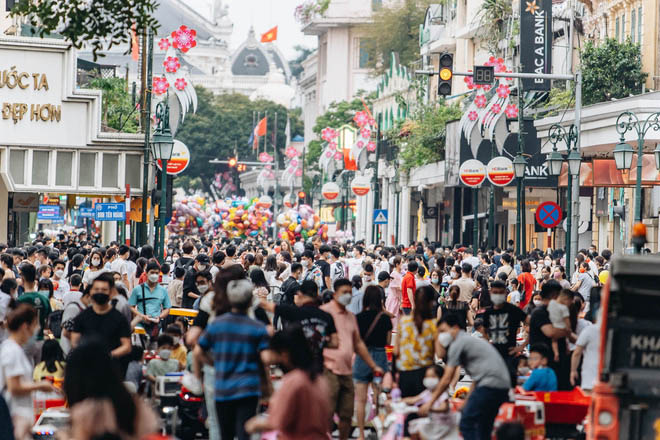 Thời tiết dịp 30/4: Cả nước đón mưa lớn, cảnh báo thiên tai; nhiều du khách trả vé ngay trước kỳ nghỉ lễ-1