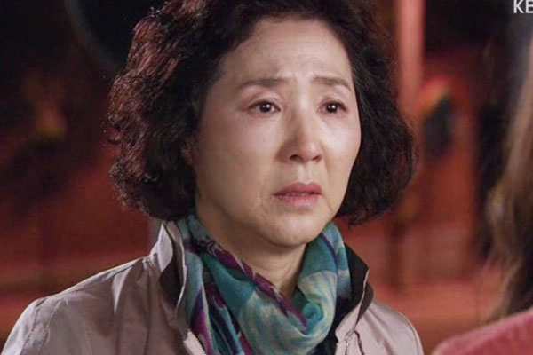 Tôi run rẩy báo với chồng tin 400 triệu tiền tiết kiệm bị mất trắng, nào ngờ anh ấy chuyển thẳng vào tài khoản tôi một khoản tiền lớn hơn-1