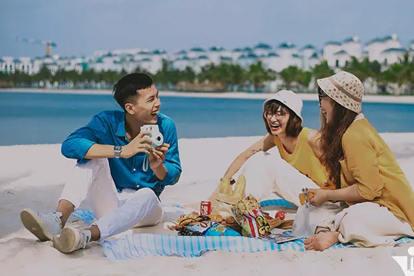 Cắm trại ở nghĩa trang, đôi nam nữ cùng ôtô lao xuống vực-2