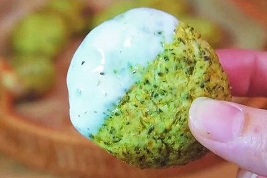 Có nồi chiên không dầu mà chưa thử làm món bánh này thì phí quá: Ăn từ sáng đến đêm cũng không lo tăng cân