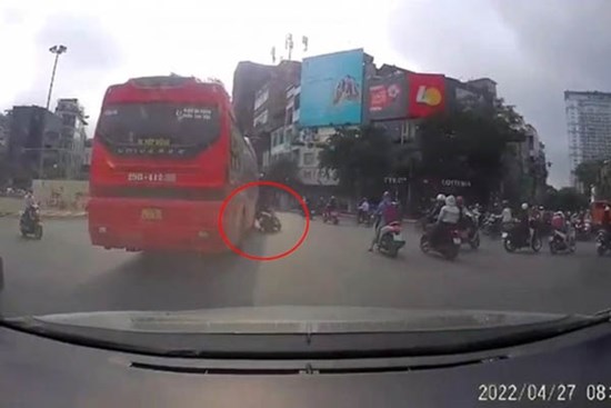 Vụ tai nạn thương tâm giữa xe SH và xe khách ở Kim Mã: Nữ nạn nhân mang thai, chỉ đi làm 2 ngày nữa là nghỉ sinh