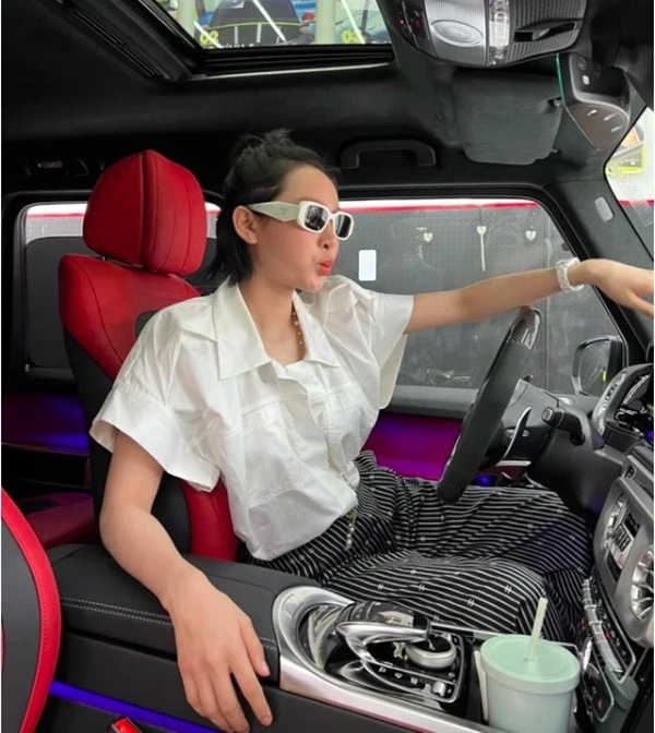 Hiền Hồ, Sơn Tùng M-TP cùng gu chơi xế hộp chục tỷ Mercedes-AMG G63-3