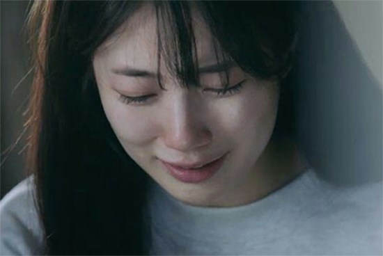 Ly hôn vừa mới từ tòa đi ra, chồng cũ cho tôi xem một tin nhắn, ruột gan của tôi đứt từng khúc!