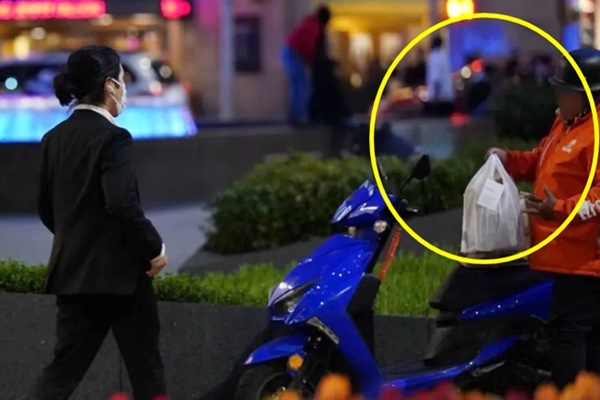 Hình ảnh mới về chồng cựu Công chúa Nhật Bản ở nơi làm việc chứa chi tiết khiến nhiều người thương cảm-2