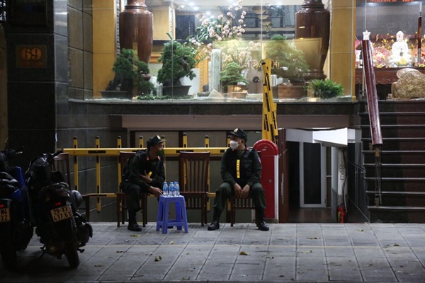 CLIP: Khám xét trụ sở Công ty AIC của bà Nguyễn Thị Thanh Nhàn-2