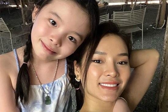 Phương Trinh Jolie lần đầu chia sẻ ảnh con gái sau đám cưới, 1 chi tiết thể hiện rõ sự hạnh phúc