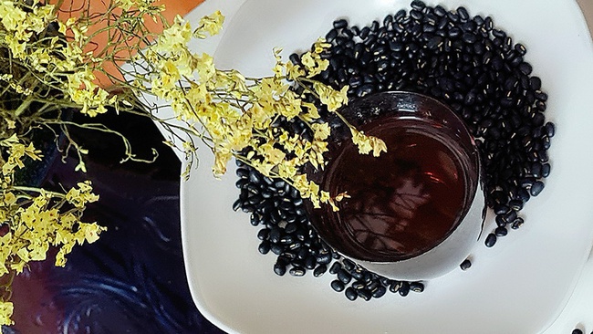 Mùa hè không thể thiếu đậu đen: Chị em dùng đều theo cách đơn giản này vừa làm sạch nội tạng vừa giảm cân-2