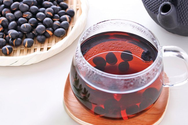 Mùa hè không thể thiếu đậu đen: Chị em dùng đều theo cách đơn giản này vừa làm sạch nội tạng vừa giảm cân-1