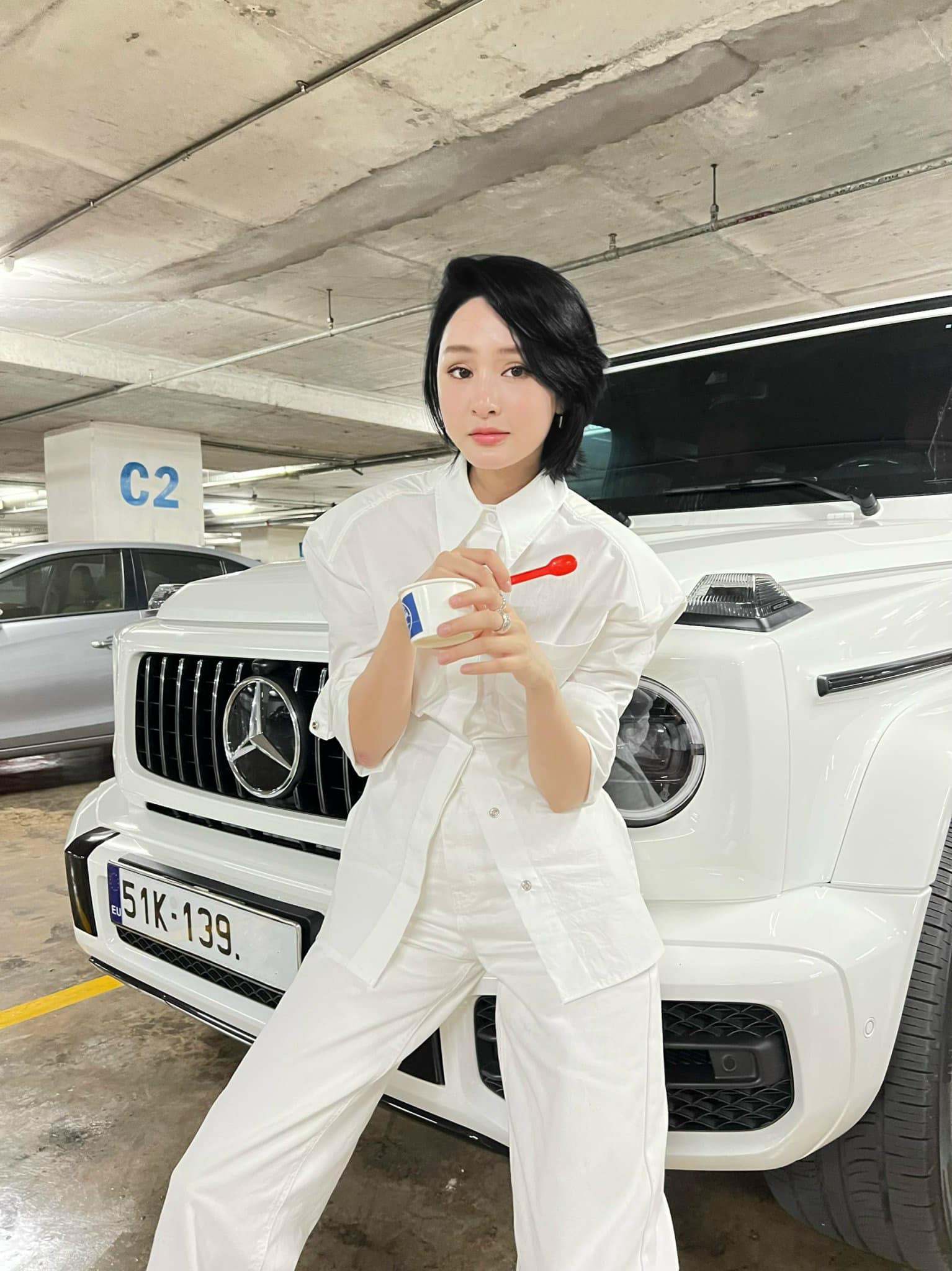 Hiền Hồ lần đầu xuất hiện cùng với chiếc xe G63 sau tâm thư xin lỗi vì bê bối đời tư-1