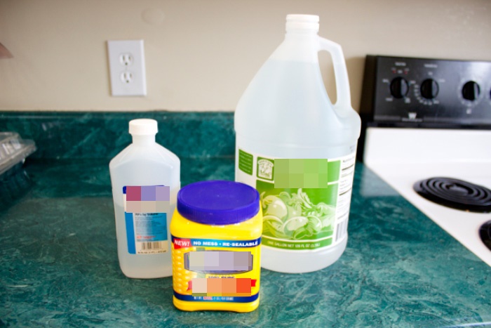 Mẹo vệ sinh vách kính trong phòng tắm sáng bóng như mới mà không lo bị xước, bột ngô đem lại hiệu quả đáng kinh ngạc-5