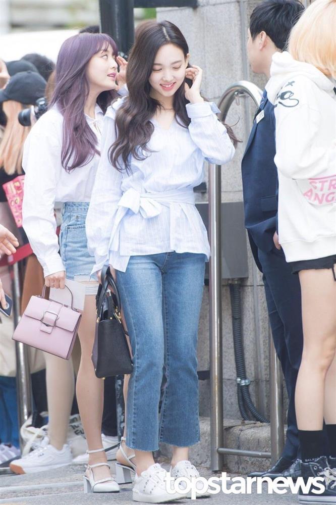 3 thành viên TWICE có style mùa hè rất đơn giản, nhưng sành điệu nhất nhóm-8