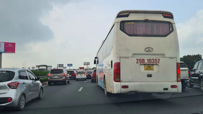 Ngày đầu kỳ nghỉ 30/4: Toàn quốc có 12 người tử vong vì tai nạn giao thông-1