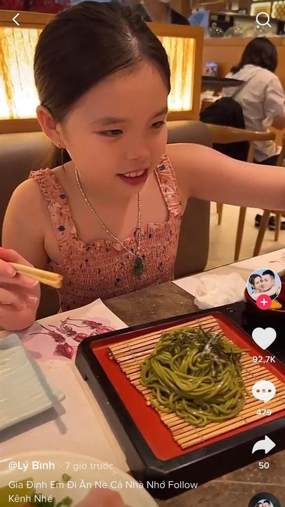 Lý Bình xử lý cao tay khi gặp bình luận móc mỉa chuyện con riêng của Phương Trinh Jolie-1