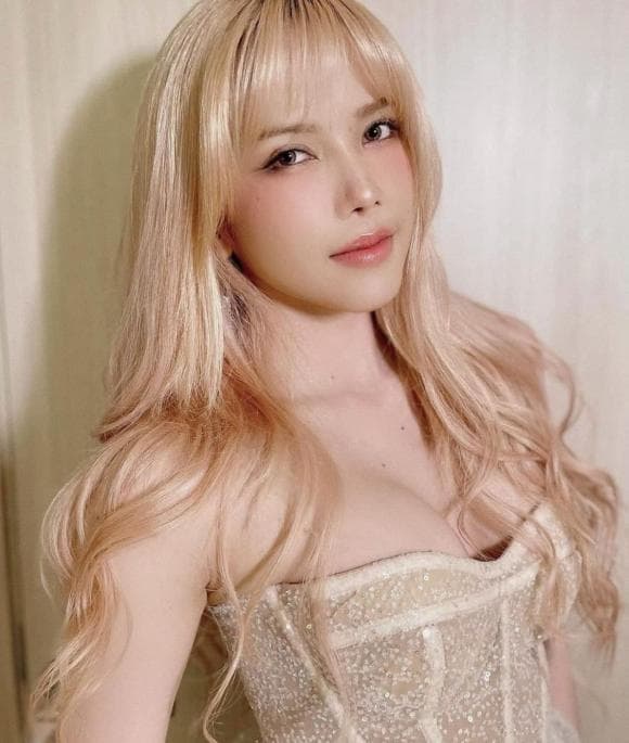 Trong khi tình cũ 8 năm Sơn Tùng khốn đốn vì bị gỡ MV, Thiều Bảo Trâm vẫn tất bật chạy show, còn gây sốt vì nhan sắc bùng nổ-8