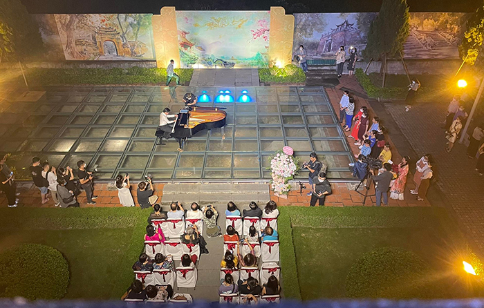 Tour đêm Giải mã Hoàng thành Thăng Long: Hành trình trải nghiệm độc đáo-1